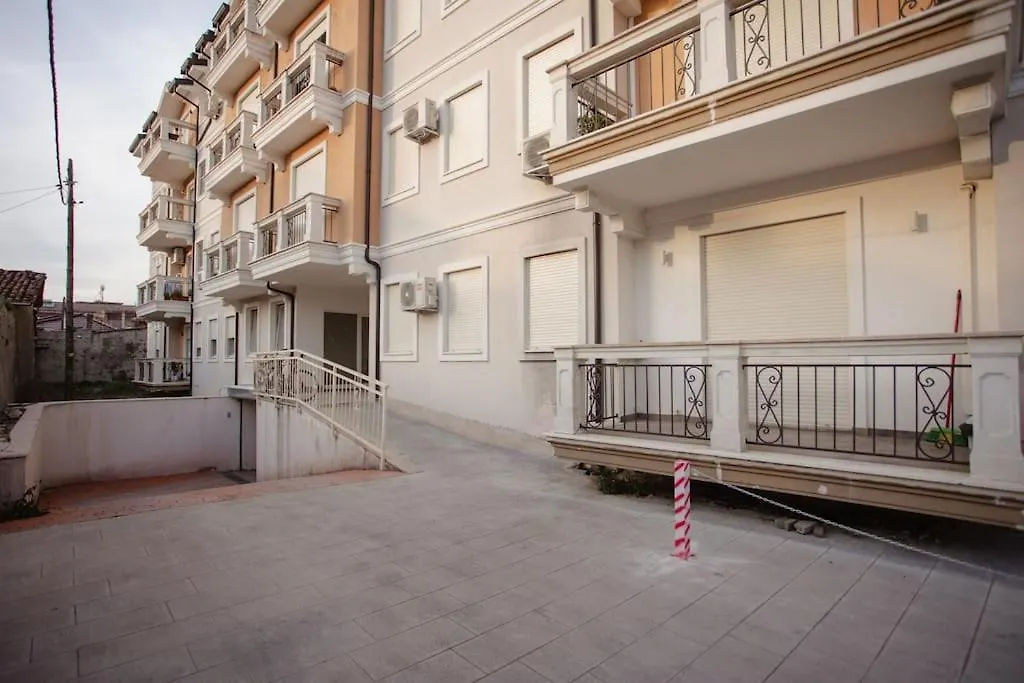 The Luxury Garden Apartment Σκόδρα