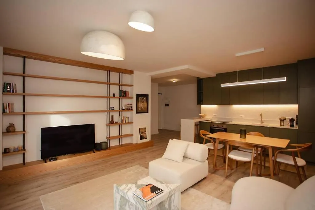 The Luxury Garden Apartment Σκόδρα
