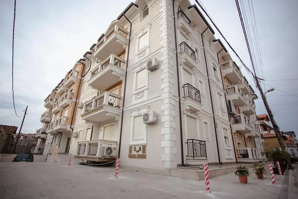 The Luxury Garden Apartment Σκόδρα 0*,